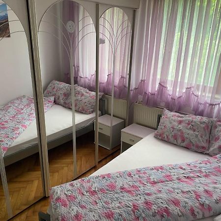 Slatka Sobica Za Dvoje Sa Upotrebom Zajednicke Kuhinje I Kupaonice Zagabria Esterno foto