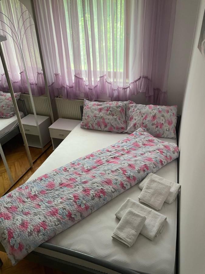 Slatka Sobica Za Dvoje Sa Upotrebom Zajednicke Kuhinje I Kupaonice Zagabria Esterno foto